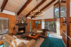 Everwood Serenity Treehouse onTrail head/Sledding
